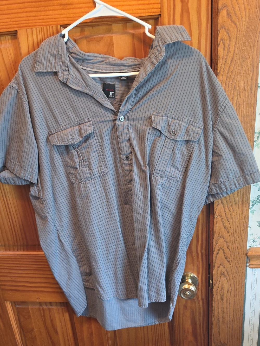 Jf Collection Men’s Short-Sleeve Gray Stripe Button Shirt